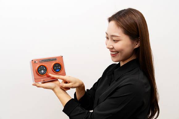 삼성디스플레이의 'AI OLED 카세트' 전시품. [사진=삼성디스플레이]