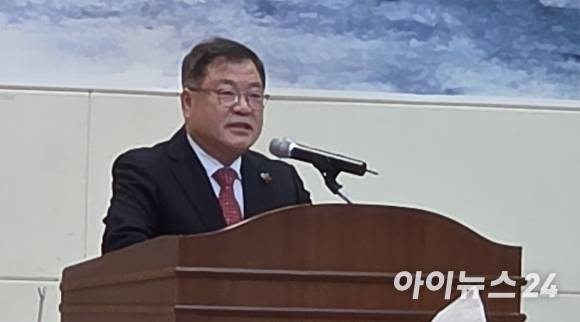 이승화 경남 산청군수가 지난 3일 오전 경남 산청군 실내체육관에서 열린 국민의힘 산청군 당원협의회 신년인사회에서 인사말을 하고 있다. [사진=임승제 기자]