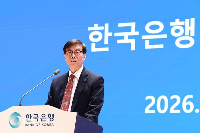 Bank of Korea Gov. Rhee Chang-yong speaks during a meeting marking the New Year at the central bank's headquarters in Jung District, central Seoul, on Jan. 2. [BANK OF KOREA]