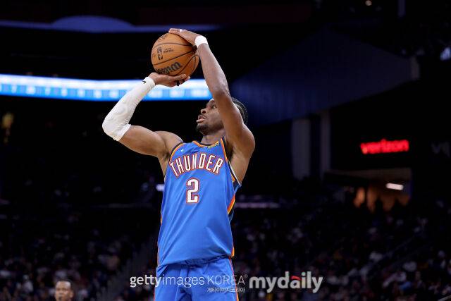 길저스-알렉산더가 3일 골든스테이트와 경기에서 슛을 던지고 있다. /게티이미지코리아
