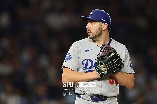 ▲ 베시아 가족에 대한 팬들의 위로와 성원은 끊이지 않고 있지만 가족들에게는 아직 더 시간이 필요하다