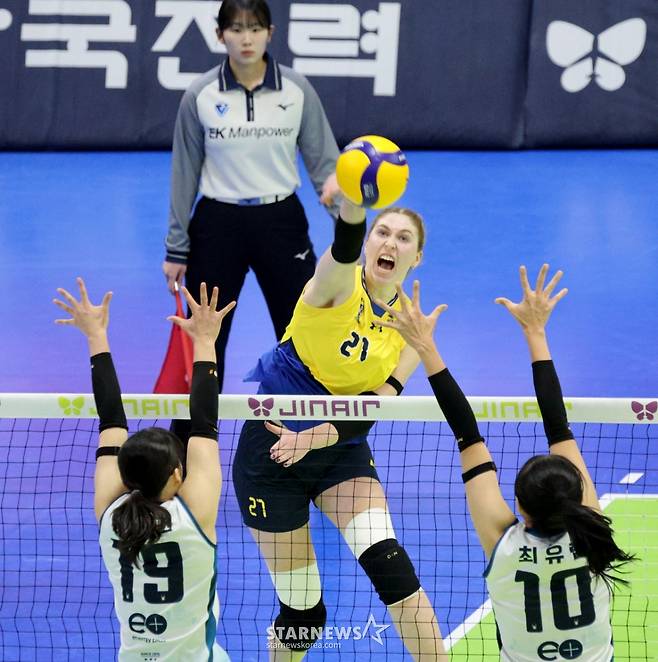 [한번에쓱]'9연승 도전한 현대건설 잡고' 세상을 다가진듯 신난 GS선수들