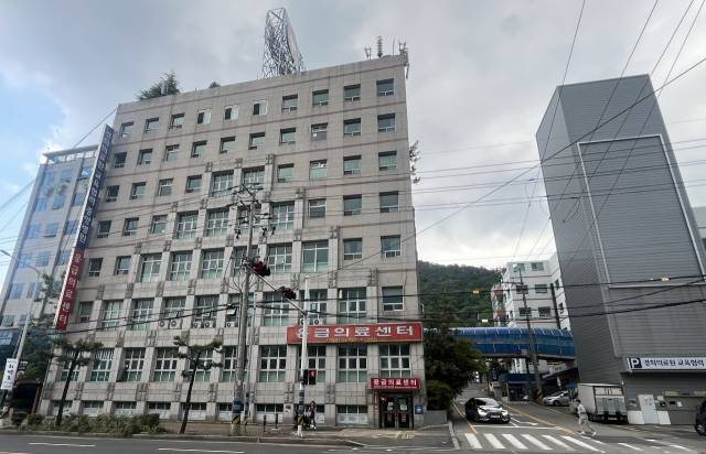 2023년 10월 운영을 중단한 경남 김해시 외동의 김해중앙병원이 지난해 김해복음병원에 공매 낙찰된 후 재개원 기대감이 높아지고 있다. 이경민 기자