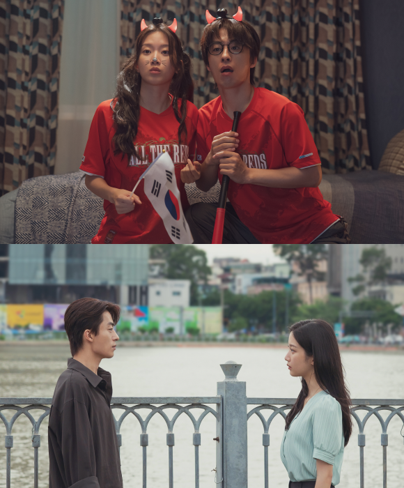 구교환(위쪽 사진의 오른쪽)은 삼수를 거쳐 컴퓨터 공학과에 재학 중인 은호 역을, 문가영은 은호의 첫사랑이자 헤어진 전 여자친구 정원 역을 맡아 멜로 호흡을 맞춘다. /쇼박스