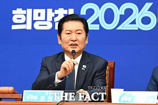 [더팩트ㅣ국회=남용희 기자] 정청래 더불어민주당 대표가 5일 오전 서울 여의도 국회에서 열린 최고위원회의에서 발언을 하고 있다.