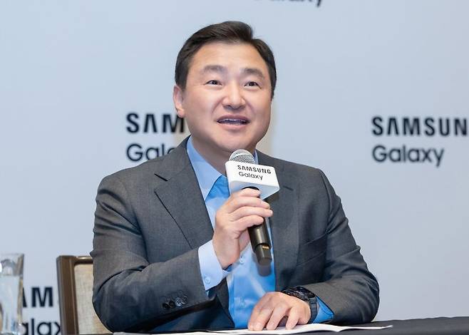 노태문 삼성전자 DX부문장 겸 MX사업부장(사장)이 지난해 7월 미국 뉴욕에서 열린 '삼성 갤럭시 언팩 2025' 행사 후 기자간담회에서 발언하고 있다. 삼성전자 제공