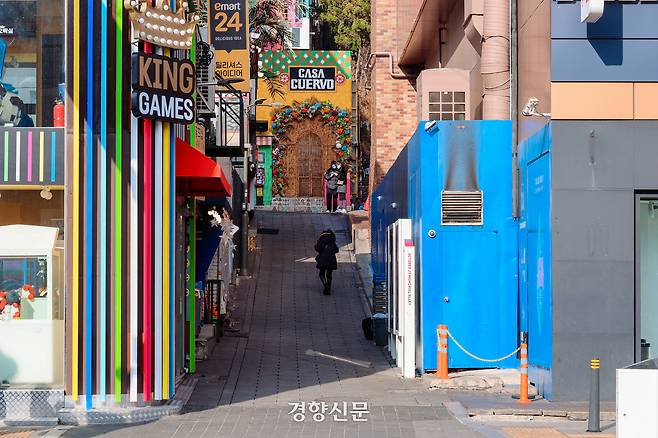 지난달 14일 서울 이태원역 1번 출구 인근 10·29 이태원 참사 현장. 이준헌 기자