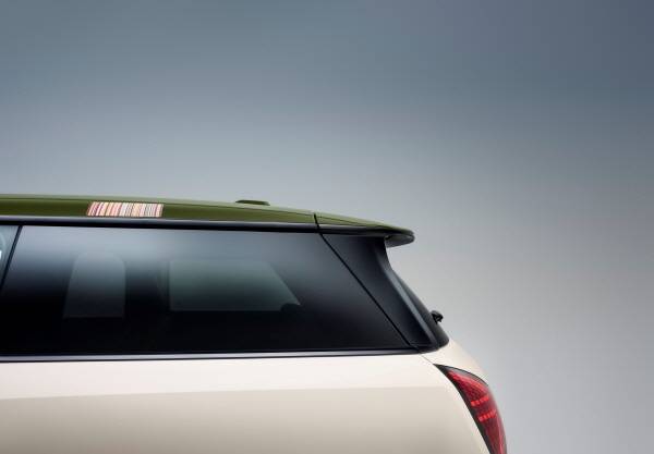 전기 ‘MINI 쿠퍼 SE’가 ‘폴 스미스’ 손 거쳤다…100대 사전예약 개시 [사진 제공=MINI코리아]