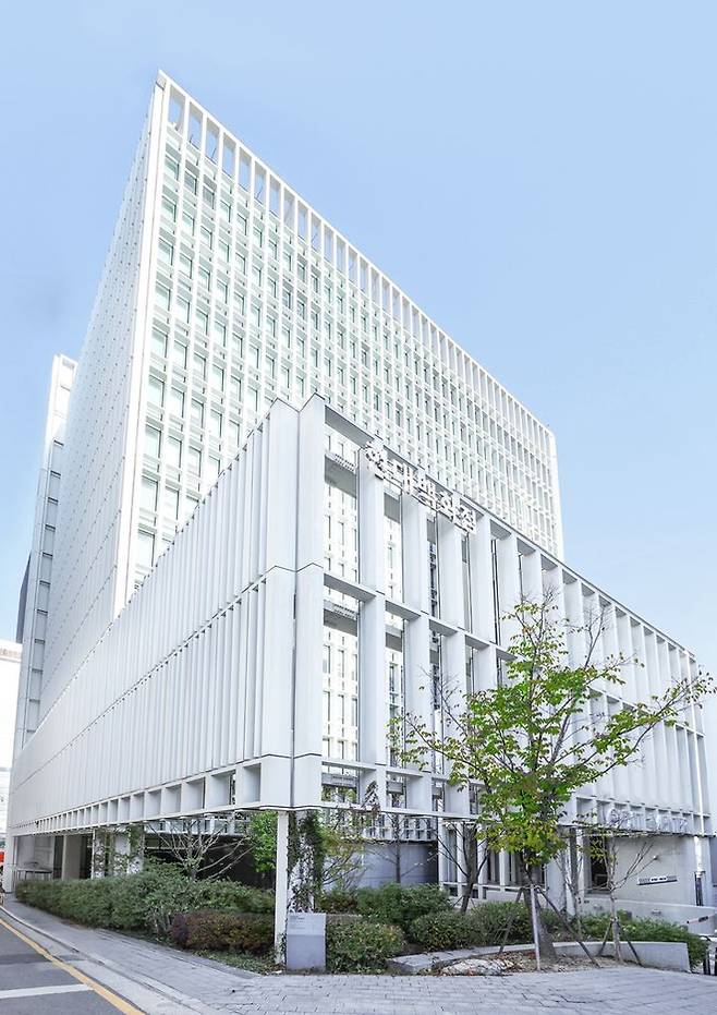 [서울=뉴시스] 현대백화점그룹 본사 사옥 전경(사진=현대백화점그룹 제공) *재판매 및 DB 금지