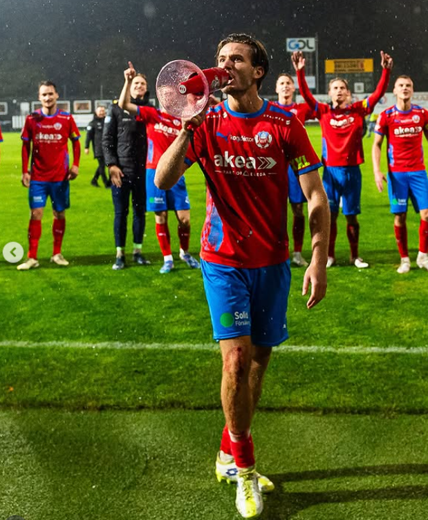 인천 유나이티드가 5일 스웨덴 윙포워드 빌헬름 로페르(가운데)의 영입에 근접했다. 사진출처│수페레탄 인스타그램