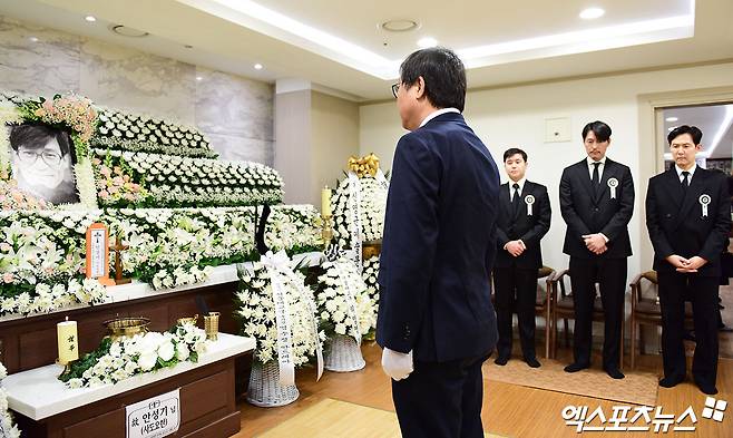 사진 = 사진공동취재단 / 故 안성기 빈소, 최휘영 문체부 장관