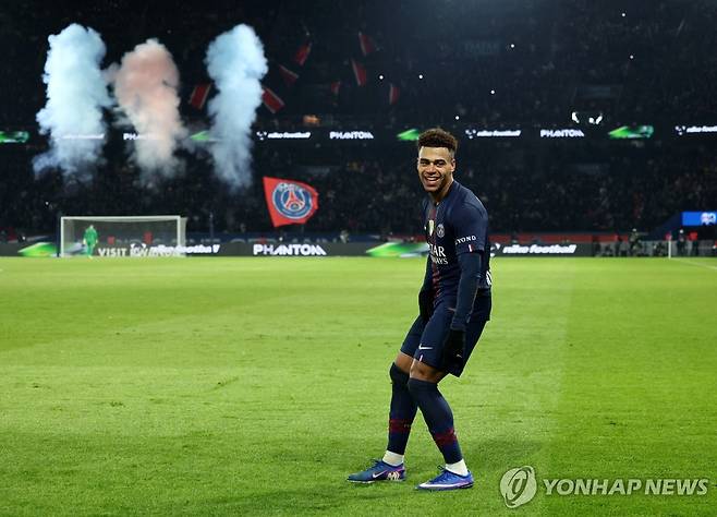 골 세리머니를 펼치는 PSG의 데지레 두에 [로이터=연합뉴스]