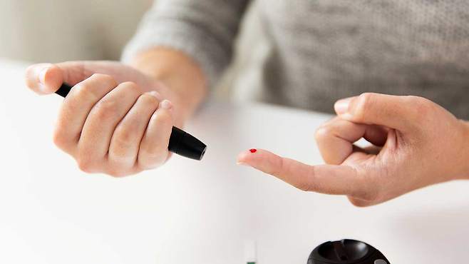 당뇨 전단계라면, 생활 습관 개선이 당뇨를 막는 핵심 관리법｜출처: 클립아트코리아