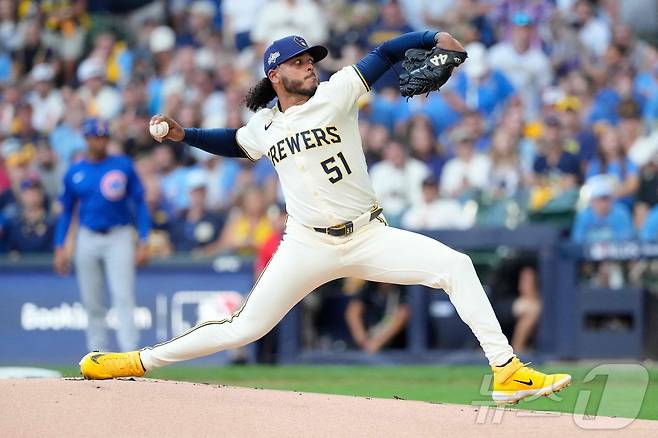 밀워키 브루어스 투수 프레디 페랄타는 2026시즌 종료 후 프리에이전트(FA) 자격을 얻는다. ⓒ AFP=뉴스1