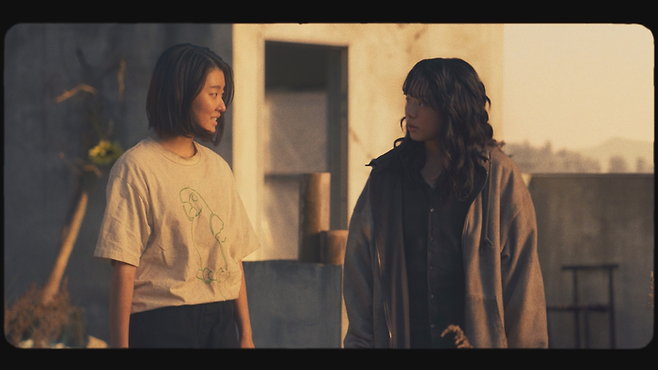 웨이브 ‘콘크리트 마켓’. 사진| 웨이브