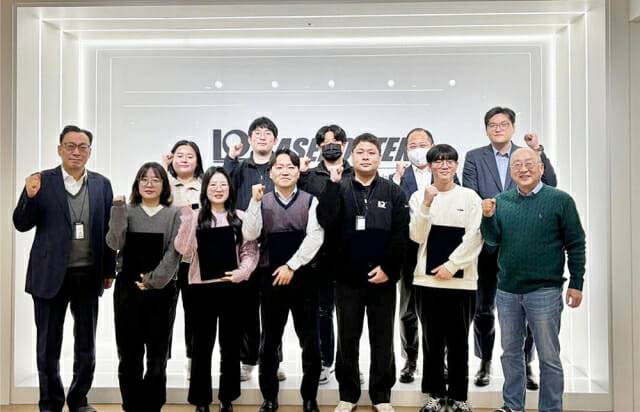 지난 5일 열린 2026년 시무식에 참석한 임직원들(제공=레이저옵텍)