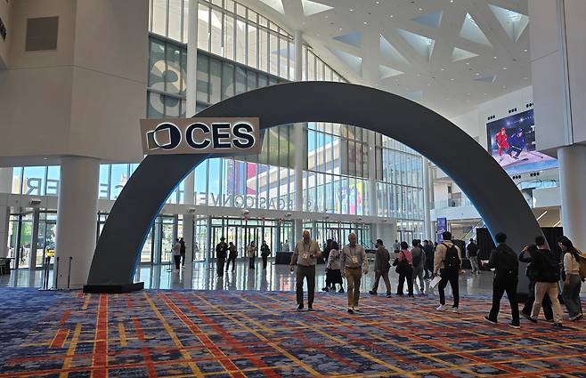 세계 최대 IT·가전 전시회 ‘CES 2026’의 개막을 하루 앞둔 5일(현지시각) 주 전시관인 미국 라스베이거스 컨벤션센터(LVCC) 내부 모습./라스베이거스=정두용 기자