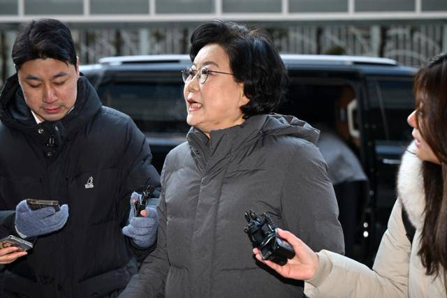 이혜훈 기획예산처 장관 후보자가 6일 서울 중구 예금보험공사에 마련된 인사청문회 준비 사무실로 출근하고 있다. 하상윤 기자 jonyyun@hankookilbo.com