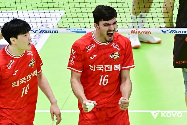 V리그 데뷔전에서 블로킹 5개를 기록한 무사웰 칸. 사진=KOVO