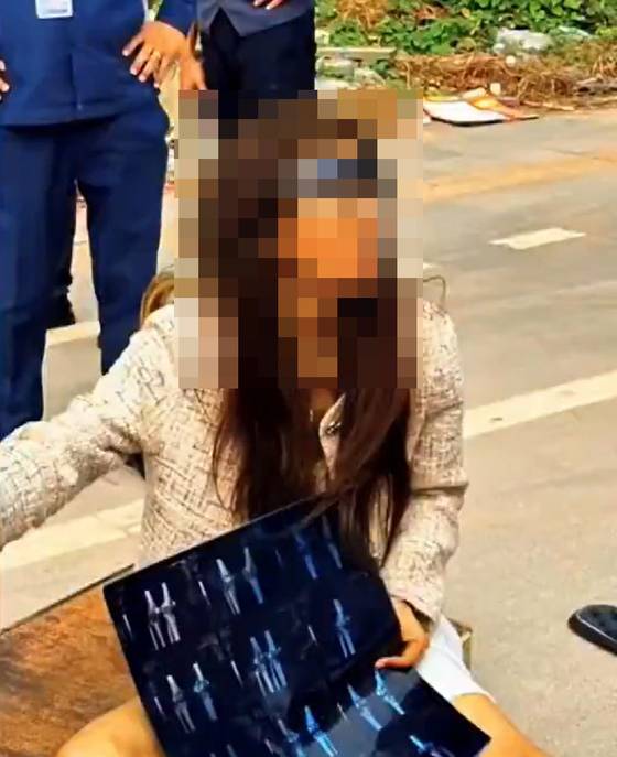 캄보디아에서 노숙자로 발견된 중국인 20대 여성 인플루언서 우미. 사진 엑스 캡처