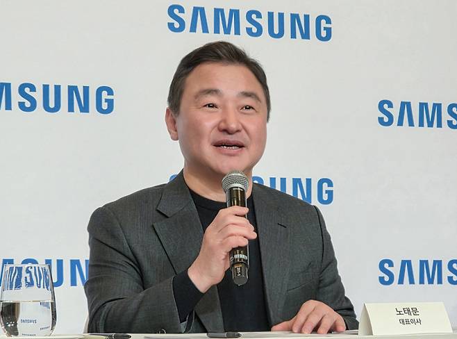 노태문 삼성전자 대표이사 사장(DX부문장)이 현지시간 5일 미국 라스베이거스 CES 2026 현장에서 열린 국내 기자간담회에서 발언을 하고 있다. /사진제공=삼성전자