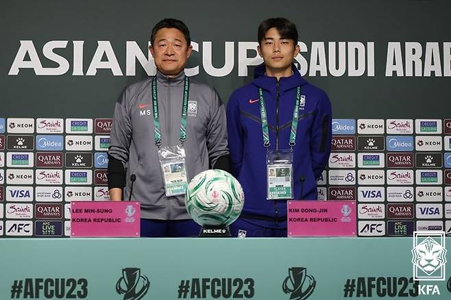 [서울=뉴시스] 2026 아시아축구연맹(AFC) 23세 이하(U-23) 아시안컵 공식 사전 기자회견에 나선 이민성 감독과 김동진. (사진=대한축구협회 제공) *재판매 및 DB 금지