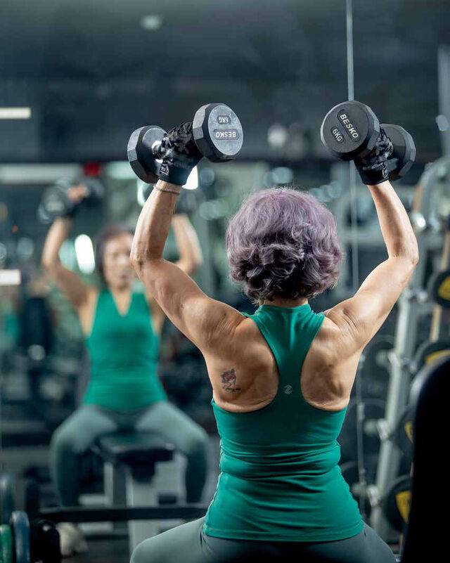 81새의 나이에도 탄탄한 등근육을 자랑하는 임종소씨.