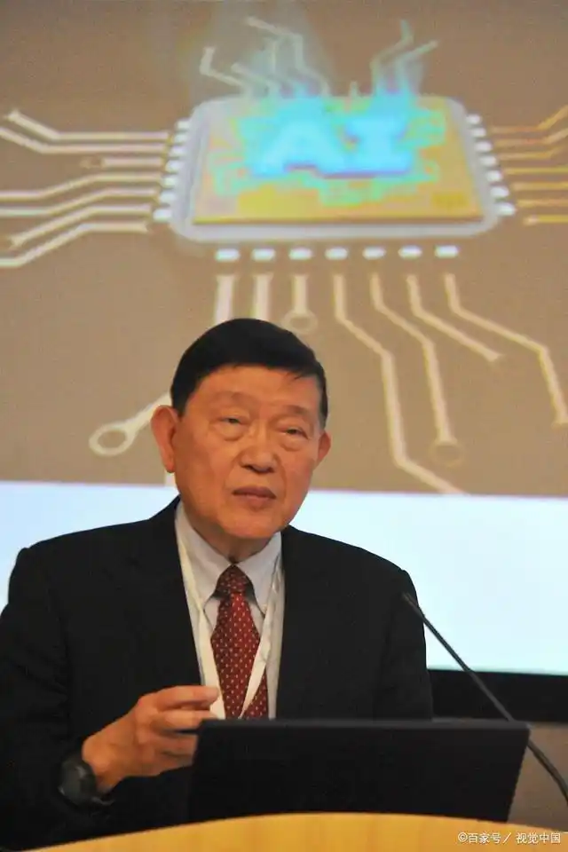 반도체 업체 중신궈지(SMIC)를 설립한 장루징