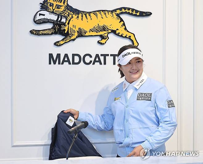 LPGA 개막 앞둔 유해란 (서울=연합뉴스) 류영석 기자 = 미국여자프로골프(LPGA) 투어에서 활약 중인 유해란이 6일 서울 강남구 매드캐토스 컨트리클럽 플래그십스토어에서 열린 기자간담회에 참석하고 있다. 2026.1.6 ondol@yna.co.kr