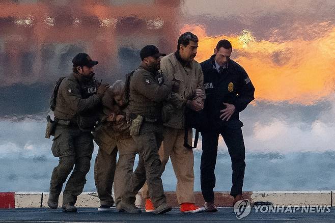 쿠바 정예요원들의 경호에도 끝내 미국으로 붙들려온 니콜라스 마두로 베네수엘라 대통령 [로이터 연합뉴스. 재판매 및 DB 금지]