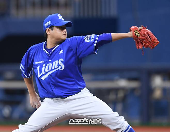 삼성 투수 최지광이 29일 고척 스카이돔에서 열린 2024 KBO리그 키움과 경기 8회 역투하고 있다.  2024. 8. 29. 고척 | 최승섭기자 thunder@sportsseoul.com