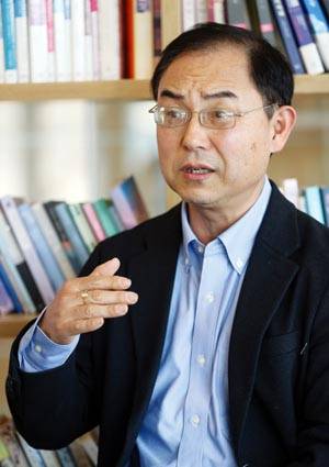 폴 윤 미국 항공우주국 제트추진연구소 홍보대사 겸 엘카미노대 수학과 교수는 최근 &nbsp;KAIST 본원 장영신 학생회관 1층 커피숍에서 가진 대전일보와의 인터뷰에서