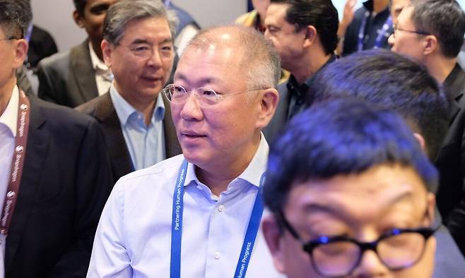 정의선 현대차그룹 회장이 6일(현지시각) 미국 라스베이거스 시이에스(CES) 2026에 방문한 모습. 이재호 기자