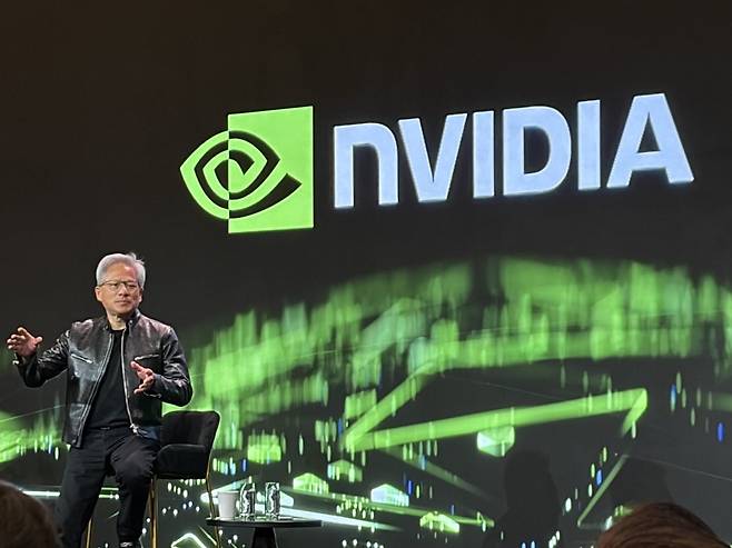 6일(현지시간) 미국 라스베이거스에서 기자회견을 진행하고 있는 젠슨황 엔비디아 CEO. 사진=박의명 기자