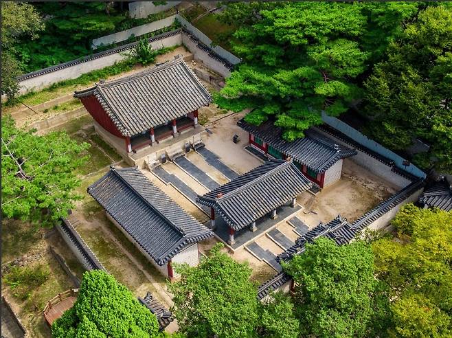 Daebingung Shrine inside the larger Chilgung Shrine complex near the Blue House in central Seoul [ROYAL PALACES AND TOMBS CENTER]