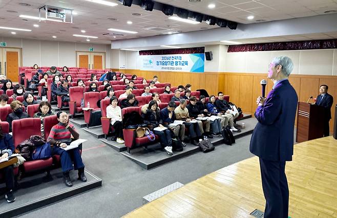 비지팅엔젤스코리아 김한수 대표가 평가 교육에 앞서 모두 발언을 하고 있다./사진제공=비지팅엔젤스코리아