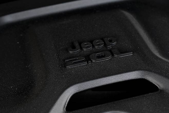 지프 랭글러 사하라. 사진: 김학수 기자