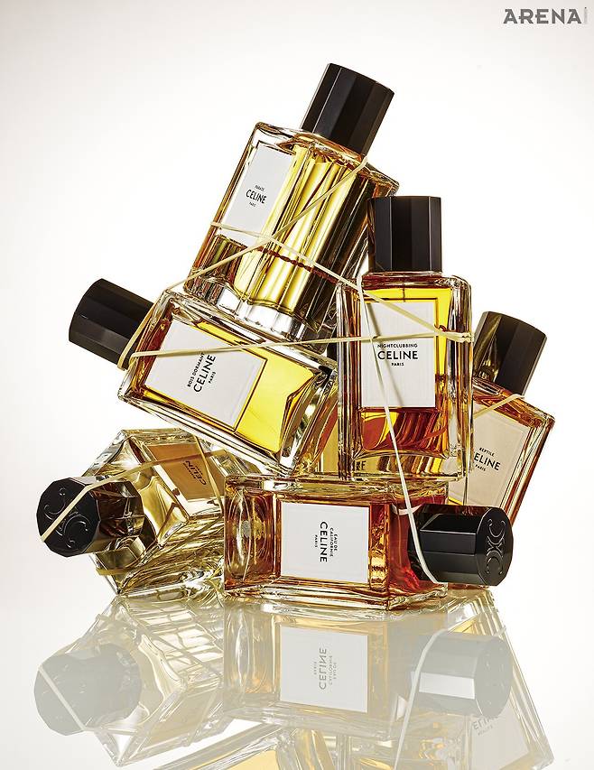 (위부터 시계 방향으로) 섬세하고 파우더리한 머스크 향취의 파라드·니코틴, 버터, 파촐리와 바닐라를 관능적으로 조합한 나이트클러빙·화려한 무대의상을 향기로 구현한 렙틸·팔로산토와 베르가모트의 자연적인 노트에서 오리스와 트리 모스의 따뜻한 파우더 노트로 이어지는 오 드 캘리포니아·라벤더와 아이리스의 플로럴 노트에 머스크와 바닐라를 더해 섬세한 향취의 랭보·영국식 플란넬 소재 더블브레스트 블레이저의 절제된 실루엣에서 영감받은 브아 도르망 각각 200mL 64만원.&nbsp;