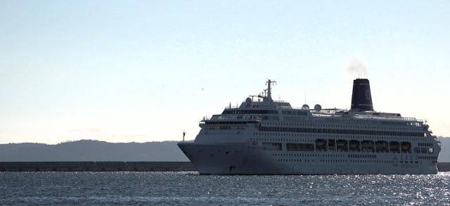 경북 경주 아시아태평양경제협력체(APEC) 정상회의를 위한 피아노랜드호 크루즈가 지난해 10월 28일 포항 영일만항에 들어오고 있다. 대한상공회의소 제공