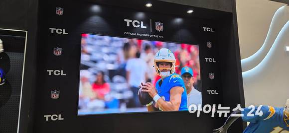 TCLはCES 2026で米国で最も人気のあるスポーツであるフットボールを活用したマーケティングに積極的に取り組んだ。 [사진=박지은 기자]