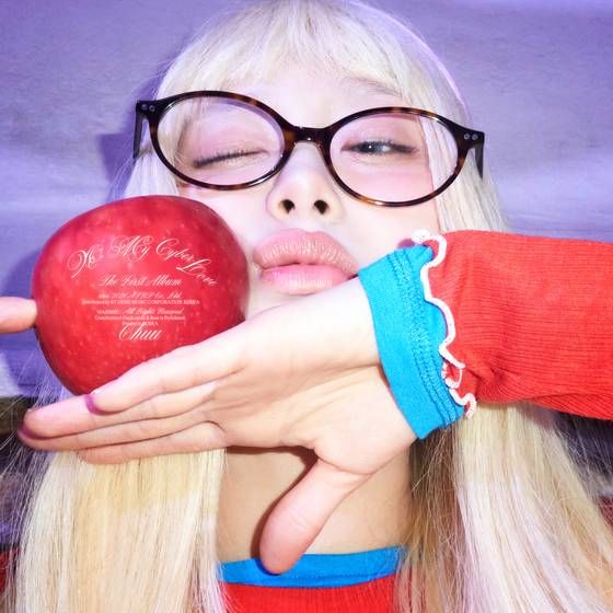The album cover of Chuu's first full-length album, ″XO, My Cyberlove,″ released on Jan. 7 [ATRP]