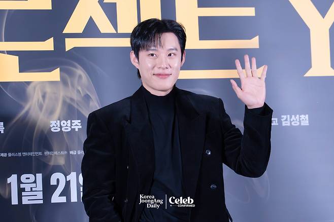 Actor Kim Sung-cheol poses for a photo during a press conference for the film “Project Y” at the Lotte Cinema World Tower in Jamsil, southern Seoul on Jan. 8. [DANIELA GONZALEZ PEREZ]
