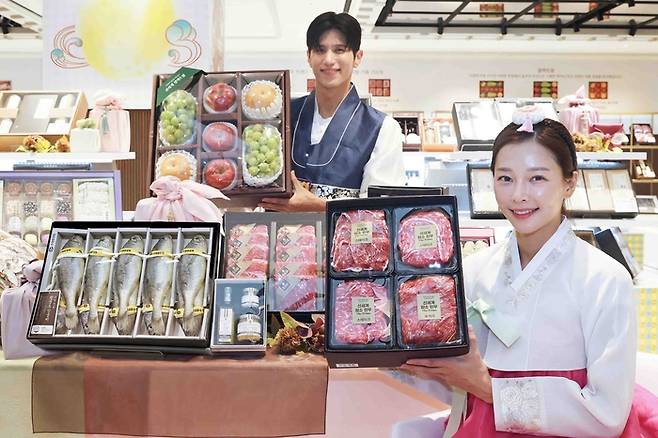 신세계백화점이 설 선물 사전 예약 판매를 진행하는 상품들. 신세계백화점