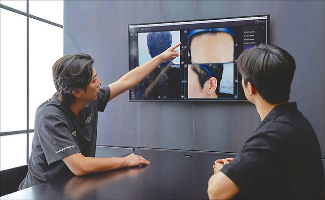 엠레드 XY는 진단 이후 관리 그리고 사후 관리를 위한 탈모 샴푸까지 제공하는 통합 클리닉으로 눈길을 끈다. (엠레드 XY 제공)