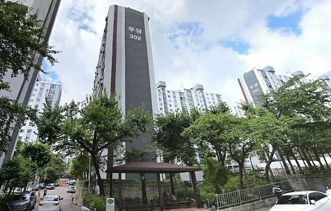 경매에서 49명이 올린 동작구 사당우성 3단지. [네이버 로드뷰]