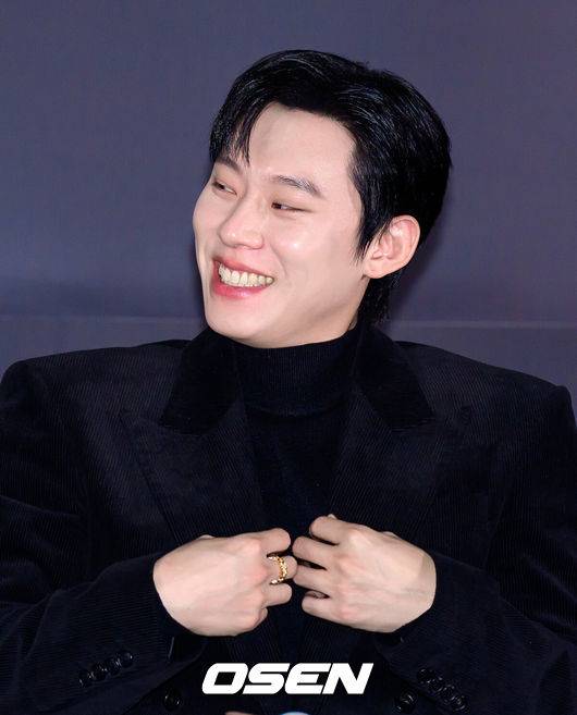 [OSEN=지형준 기자] 8일 오후 서울 잠실 롯데시네마 월드타워에서 영화 '프로젝트Y' 언론시사회 및 기자간담회가 열렸다.1월 21일에 개봉하는 '프로젝트 Y'는 화려한 도시 그 한가운데에서 다른 내일을 꿈꾸며 살아가던 미선과 도경이 인생의 벼랑 끝에서 검은 돈과 금괴를 훔치면서 벌어지는 이야기를 그린 작품.배우 김성철이 간담회를 하고 있다. 2026.01.08 /jpnews@osen.co.kr