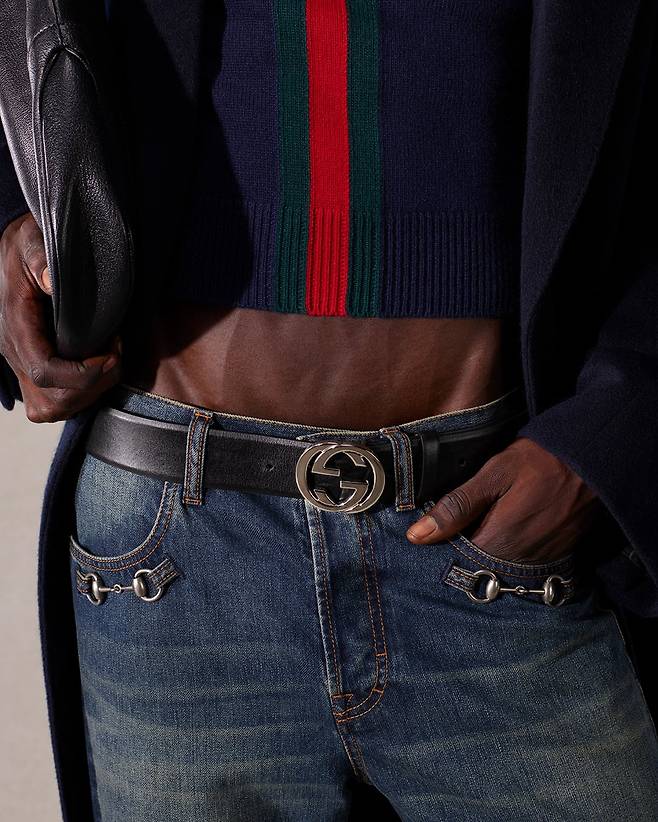 ‘구찌: 라 파밀리아’ 캠페인_라가초 델라 포르타 아칸노(Ragazzo Della Porta Accanto)/구찌