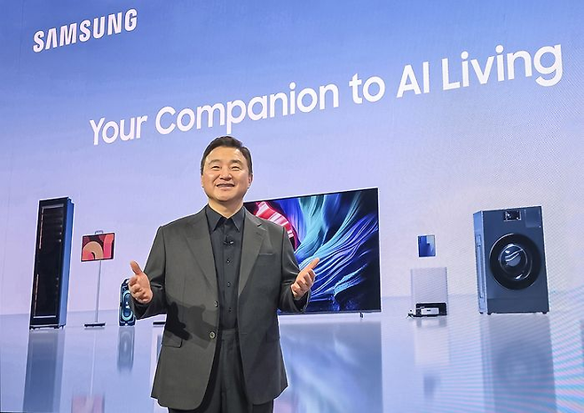 삼성전자 노태문 대표이사 사장(DX부문장)이 CES 2026 '더 퍼스트룩' 프레스 컨퍼런스에서 연설을 하고 있다. ⓒ삼성전자