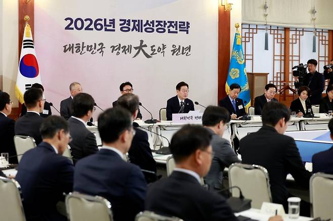 이재명 대통령이 9일 청와대에서 경제성장전략 국민보고회를 주재하고 있다.(ⓒ뉴스1, 청와대통신사진기자단, 무단 전재-재배포 금지)
