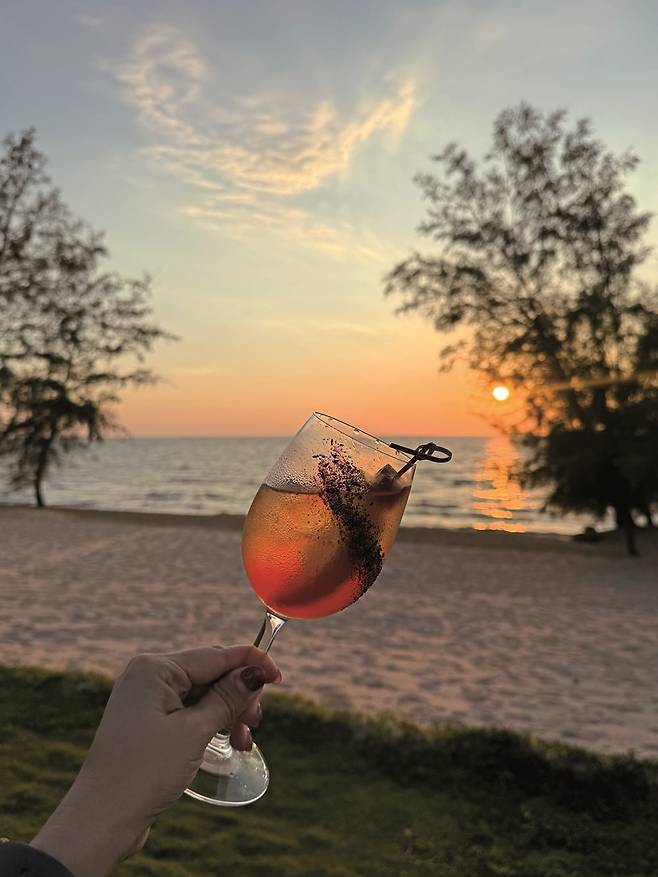 호텔에서 바로 이어진 롱비치 해변 해수욕장